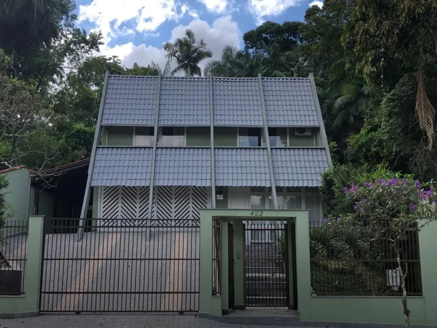 Foto 1 de Sobrado com 3 Quartos à venda, 312m² em América, Joinville