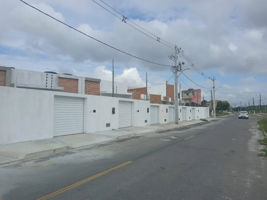 Foto 1 de Casa com 2 Quartos à venda, 180m² em Marivan, Aracaju