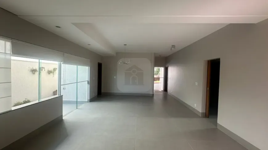Foto 1 de Casa de Condomínio com 4 Quartos para alugar, 300m² em Nova Uberlandia, Uberlândia