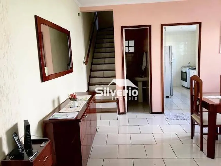 Foto 1 de Sobrado com 4 Quartos à venda, 178m² em Jardim das Indústrias, São José dos Campos