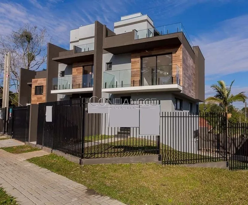 Foto 1 de Sobrado com 3 Quartos à venda, 165m² em Centro Cívico, Curitiba