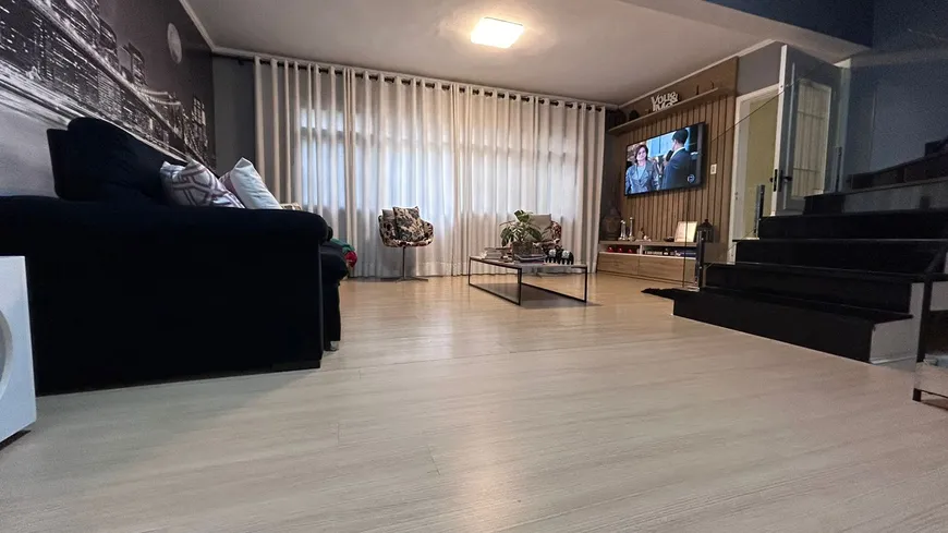 Foto 1 de Casa com 3 Quartos para alugar, 230m² em Vila Prudente, São Paulo