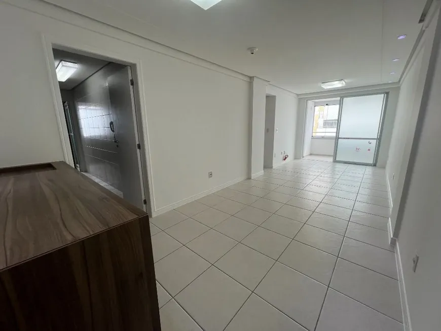 Foto 1 de Apartamento com 3 Quartos à venda, 84m² em Capoeiras, Florianópolis