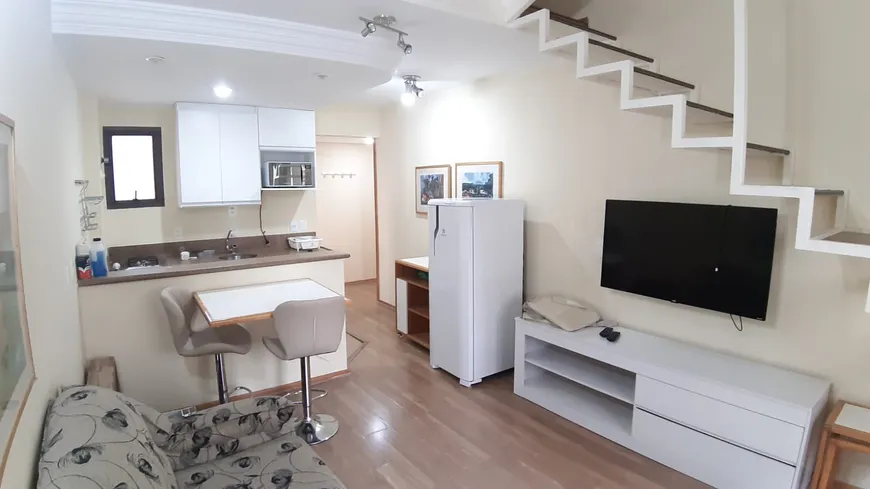 Foto 1 de Apartamento com 1 Quarto para alugar, 40m² em Moema, São Paulo