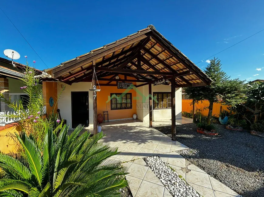 Foto 1 de Casa com 3 Quartos à venda, 130m² em Costeira, Balneário Barra do Sul