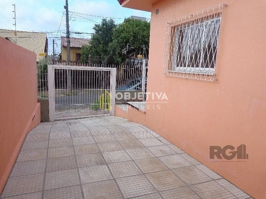 Foto 1 de Casa com 2 Quartos à venda, 80m² em Vila Ipiranga, Porto Alegre