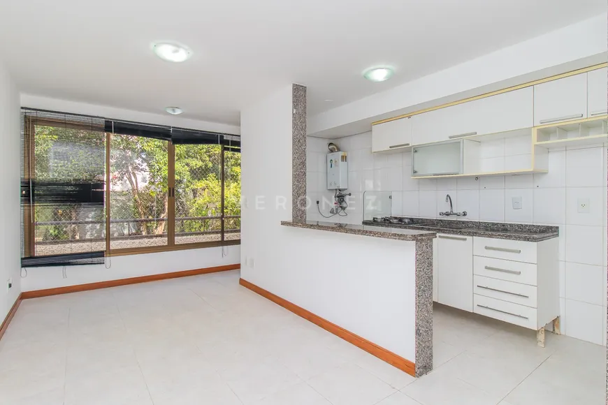 Foto 1 de Apartamento com 1 Quarto à venda, 70m² em Floresta, Porto Alegre