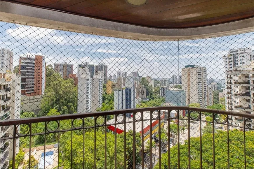 Foto 1 de Apartamento com 3 Quartos à venda, 175m² em Vila Andrade, São Paulo