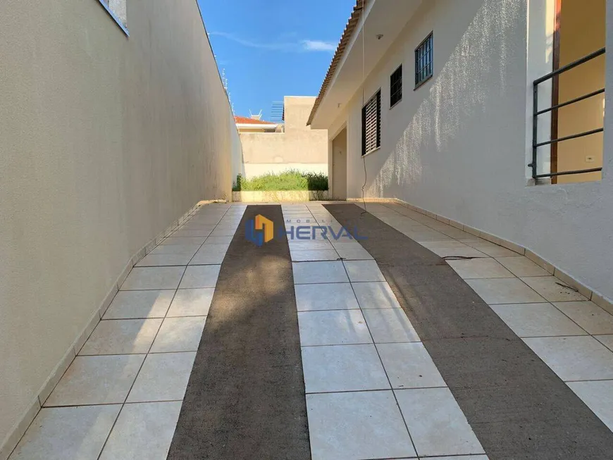 Foto 1 de Casa com 3 Quartos à venda, 122m² em Jardim Copacabana, Maringá