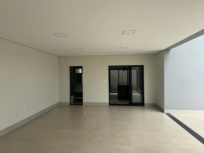 Foto 1 de Casa com 3 Quartos à venda, 180m² em Jardim Panorâmico, Patos de Minas