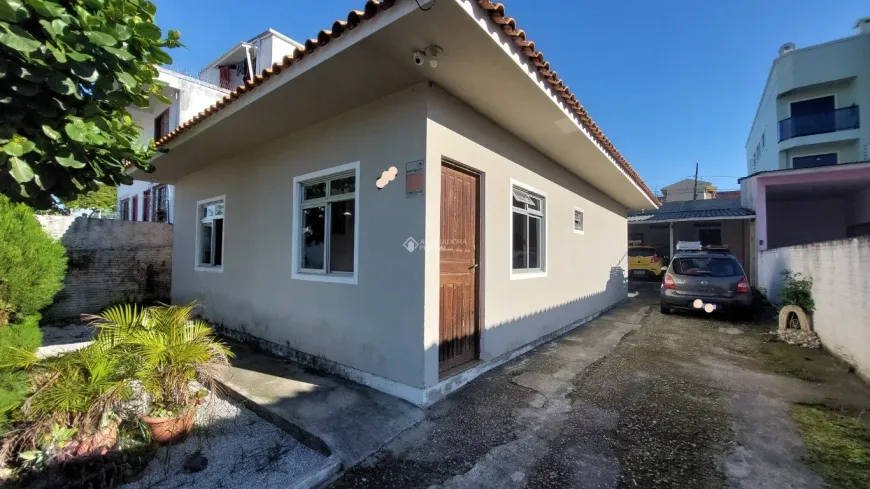 Foto 1 de Casa com 3 Quartos à venda, 210m² em Serraria, São José