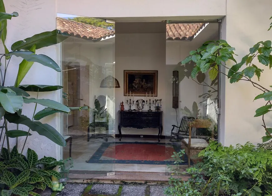 Foto 1 de Casa de Condomínio com 5 Quartos para venda ou aluguel, 440m² em Jardim Botânico, Rio de Janeiro