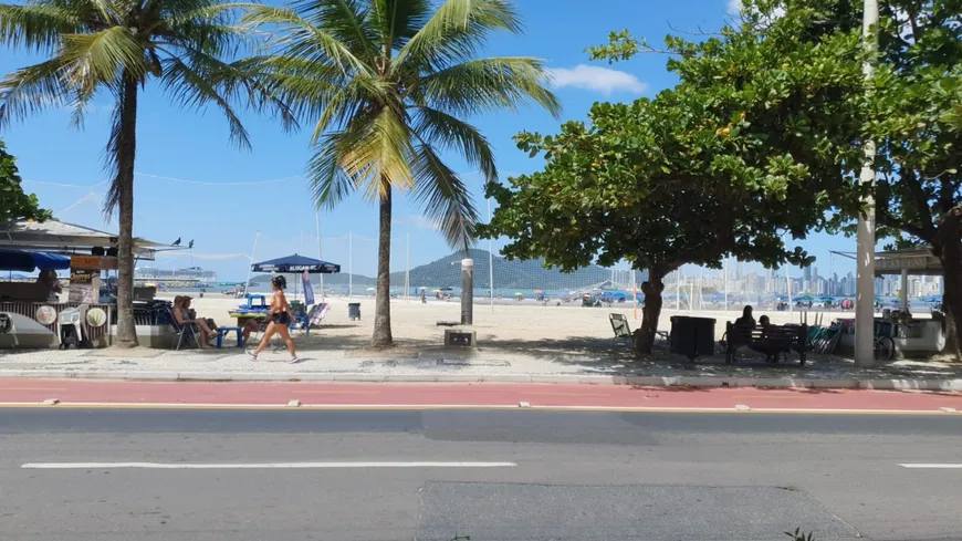 Foto 1 de Kitnet com 1 Quarto à venda, 30m² em Vila Caicara, Praia Grande