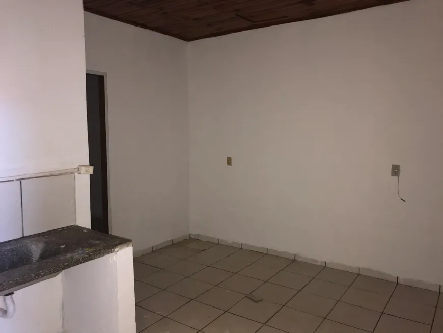 Foto 1 de Kitnet com 2 Quartos para alugar, 40m² em Centro, Rio Brilhante