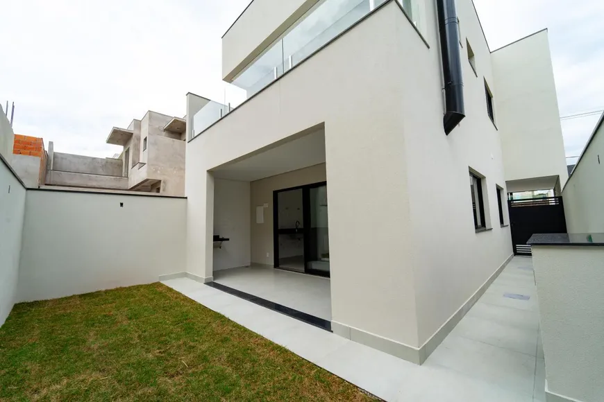 Foto 1 de Casa de Condomínio com 3 Quartos à venda, 15m² em Jardim Celeste, Jundiaí