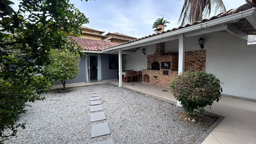 Foto 1 de Casa com 4 Quartos à venda, 130m² em Parque Burle, Cabo Frio