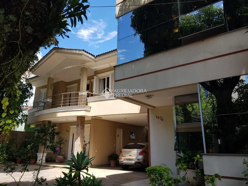 Foto 1 de Casa com 2 Quartos à venda, 565m² em Cristo Redentor, Porto Alegre