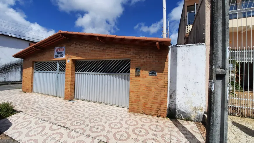 Foto 1 de Casa com 2 Quartos à venda, 220m² em Alecrim, Natal