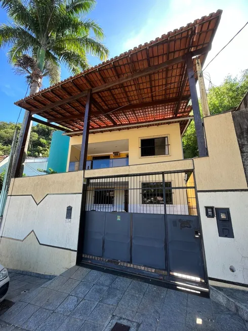 Foto 1 de Casa com 3 Quartos à venda, 250m² em Santa Cecília, Vitória