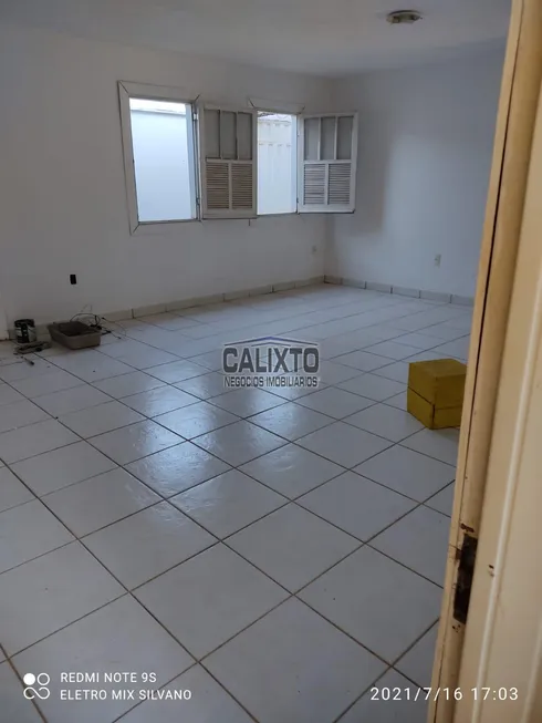 Foto 1 de Casa com 3 Quartos à venda, 100m² em Mansorur, Uberlândia