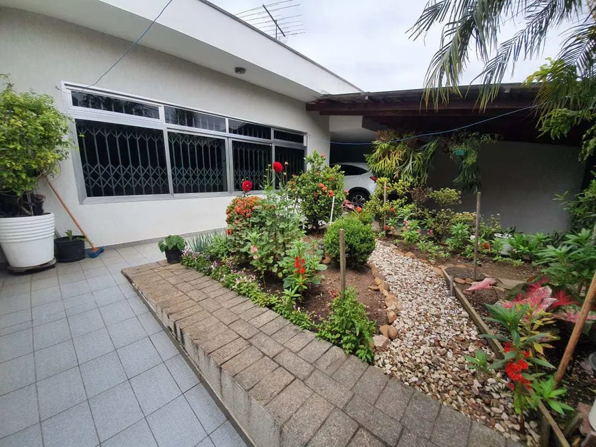 Foto 1 de Casa com 3 Quartos à venda, 250m² em Jardim das Carmelitas, São Paulo