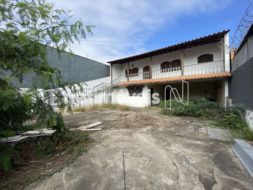 Foto 1 de Casa com 4 Quartos à venda, 360m² em Cachoeirinha, Belo Horizonte