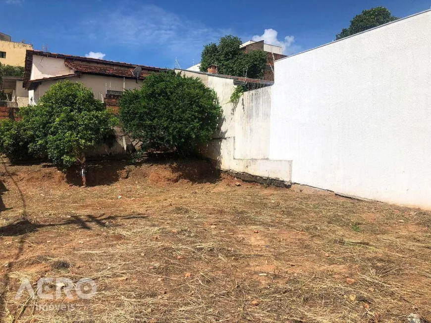 Foto 1 de Lote/Terreno à venda, 200m² em Jardim Bela Vista, Bauru