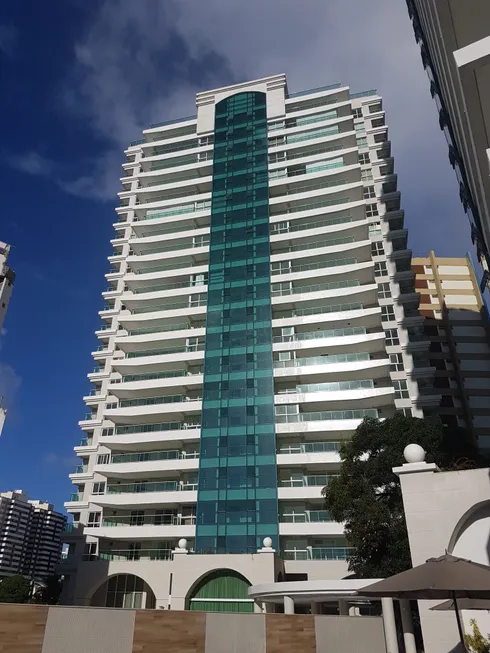 Foto 1 de Apartamento com 4 Quartos à venda, 186m² em Barra, Salvador