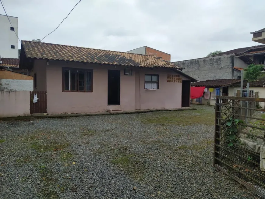 Foto 1 de Casa com 5 Quartos à venda, 75m² em Costa E Silva, Joinville