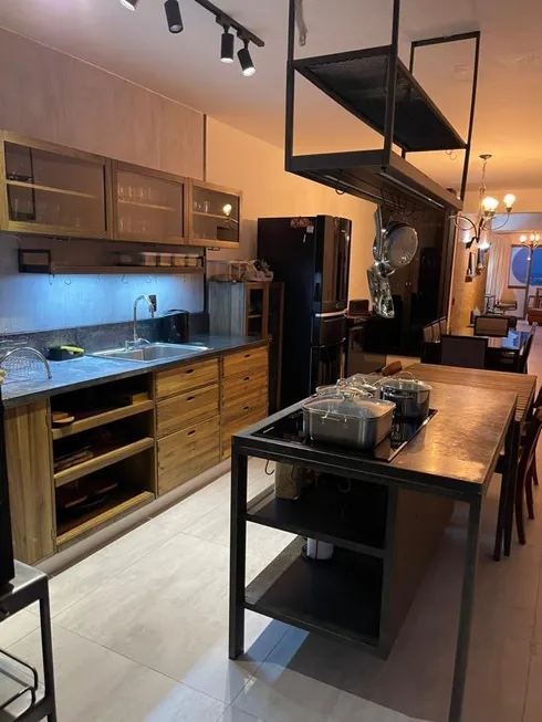 Foto 1 de Apartamento com 4 Quartos à venda, 192m² em Fundinho, Uberlândia