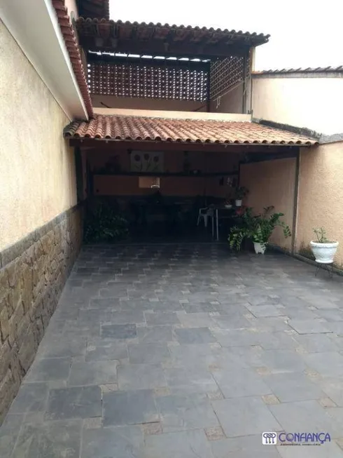 Foto 1 de Casa com 3 Quartos à venda, 325m² em Campo Grande, Rio de Janeiro