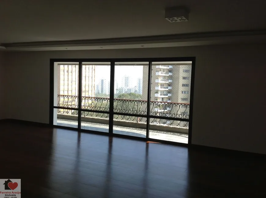 Foto 1 de Apartamento com 4 Quartos para alugar, 329m² em Santo Amaro, São Paulo