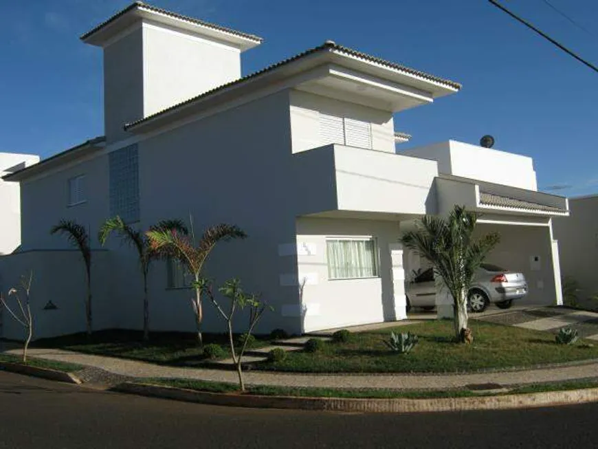 Foto 1 de Casa com 3 Quartos à venda, 260m² em Jardim Inconfidência, Uberlândia