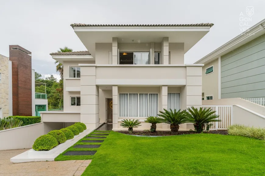 Foto 1 de Casa de Condomínio com 4 Quartos à venda, 380m² em São João, Curitiba