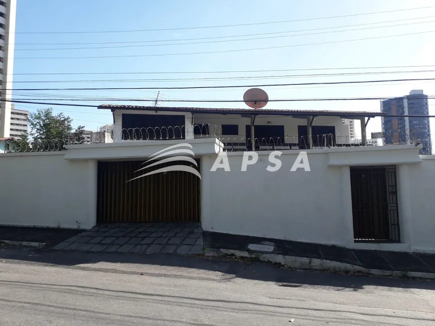 Foto 1 de Casa com 4 Quartos para alugar, 408m² em Guararapes, Fortaleza