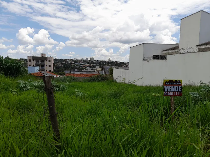Foto 1 de Lote/Terreno à venda, 490m² em Jardim Colina, Uberlândia
