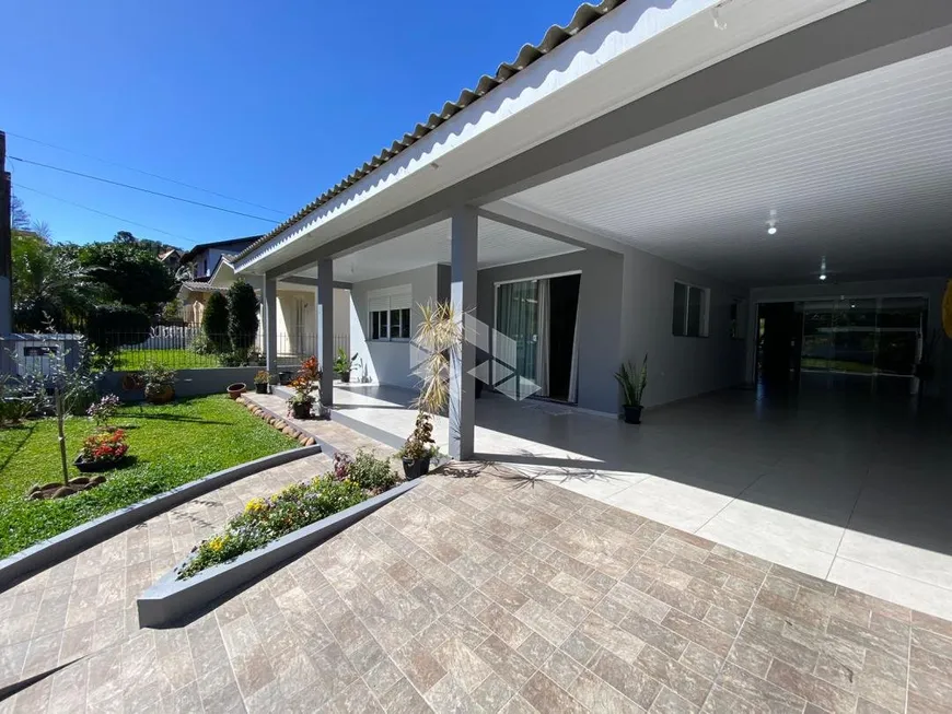 Foto 1 de Casa com 3 Quartos à venda, 200m² em Floresta, Estância Velha