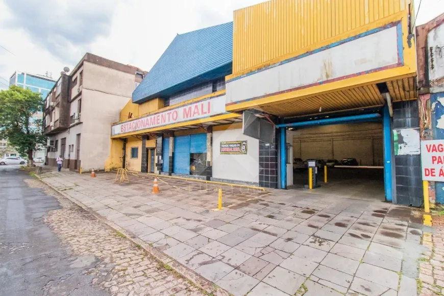 Foto 1 de Galpão/Depósito/Armazém à venda, 1400m² em Passo da Areia, Porto Alegre