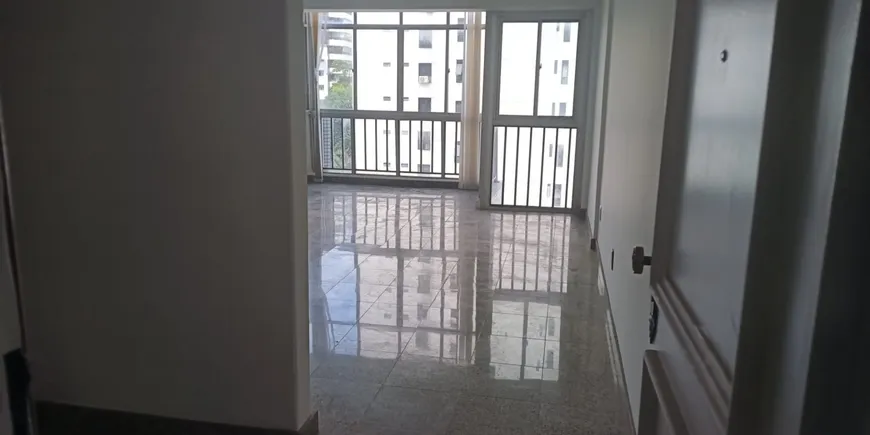 Foto 1 de Apartamento com 4 Quartos à venda, 163m² em Jardim Apipema, Salvador