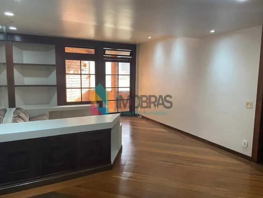 Foto 1 de Apartamento com 3 Quartos para alugar, 130m² em Urca, Rio de Janeiro