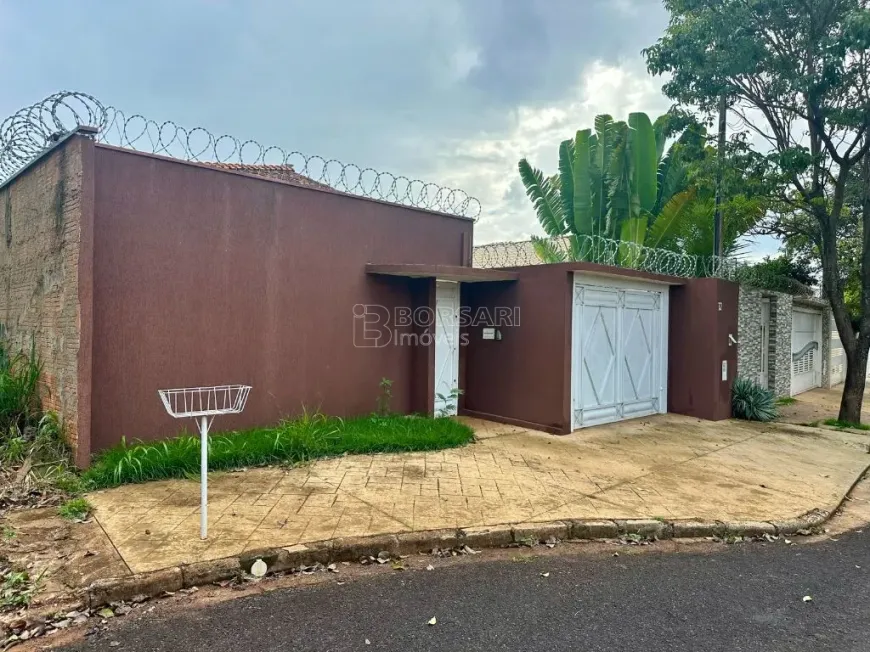 Foto 1 de Casa com 3 Quartos à venda, 205m² em Jardim Botânico, Araraquara