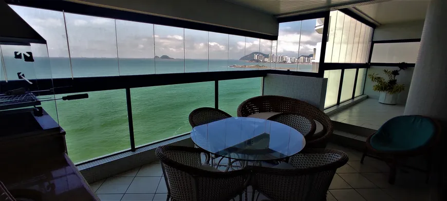 Foto 1 de Apartamento com 3 Quartos à venda, 198m² em Praia das Pitangueiras, Guarujá