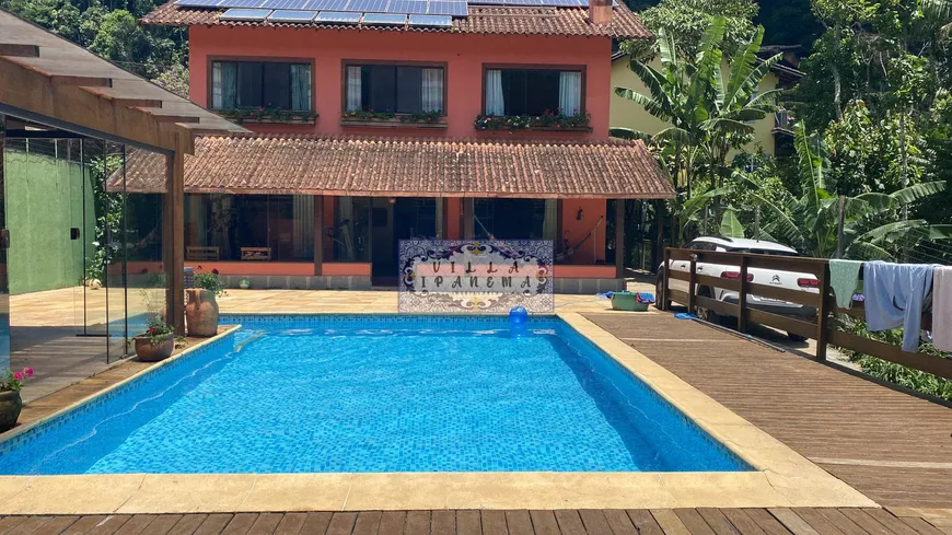 Foto 1 de Casa de Condomínio com 4 Quartos à venda, 350m² em Carlos Guinle, Teresópolis