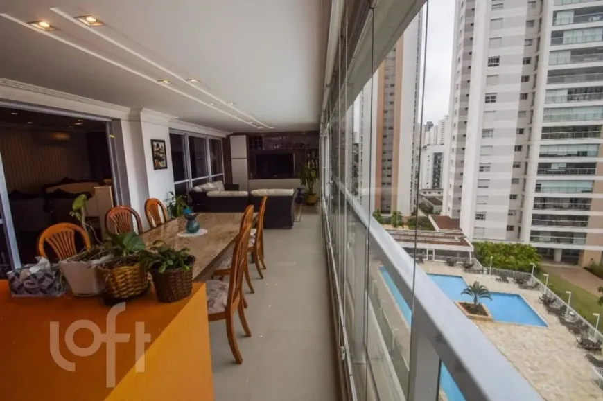 Foto 1 de Apartamento com 3 Quartos à venda, 212m² em Aclimação, São Paulo