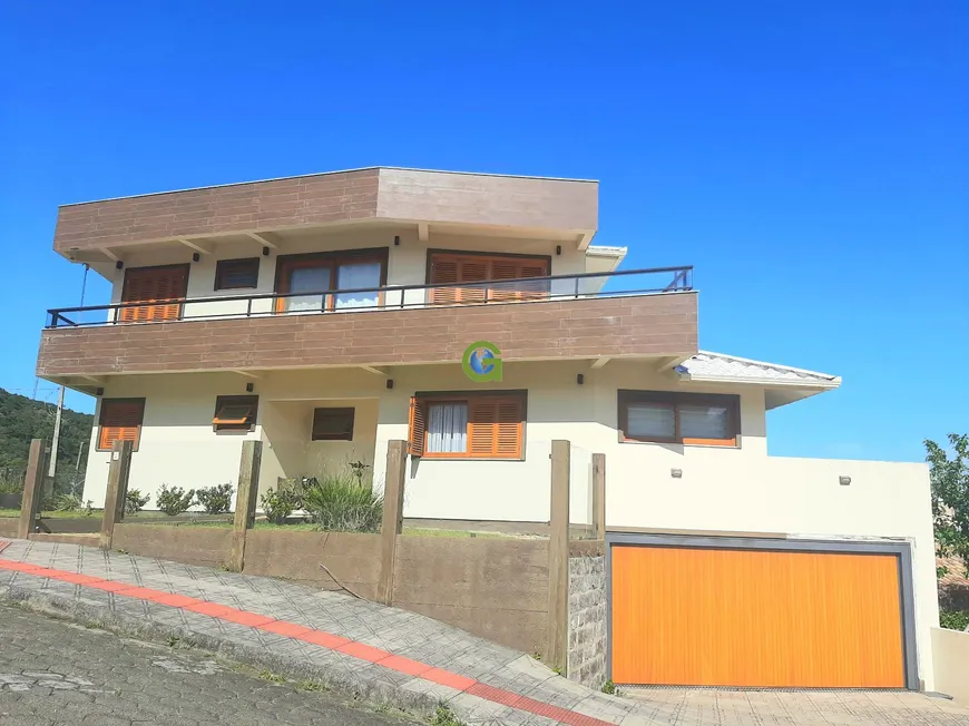 Foto 1 de Casa com 4 Quartos à venda, 405m² em Centro, Garopaba