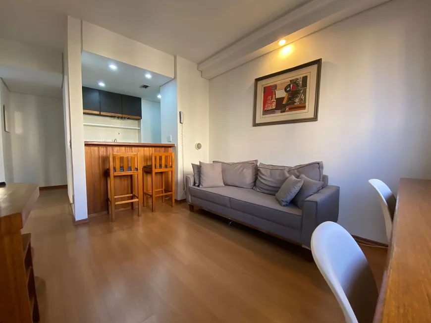 Foto 1 de Apartamento com 1 Quarto para alugar, 38m² em Moema, São Paulo