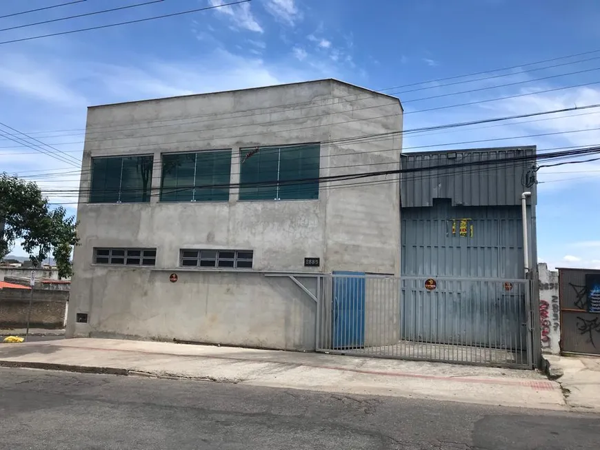 Foto 1 de Galpão/Depósito/Armazém à venda, 450m² em Monte Castelo, Contagem