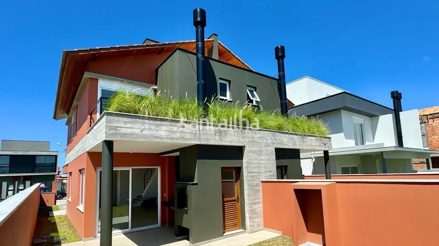 Foto 1 de Casa com 3 Quartos à venda, 158m² em Campeche, Florianópolis