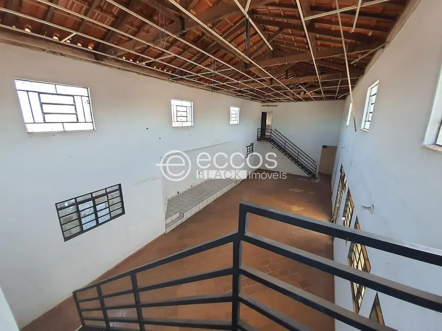 Foto 1 de Imóvel Comercial com 4 Quartos para alugar, 300m² em Segismundo Pereira, Uberlândia