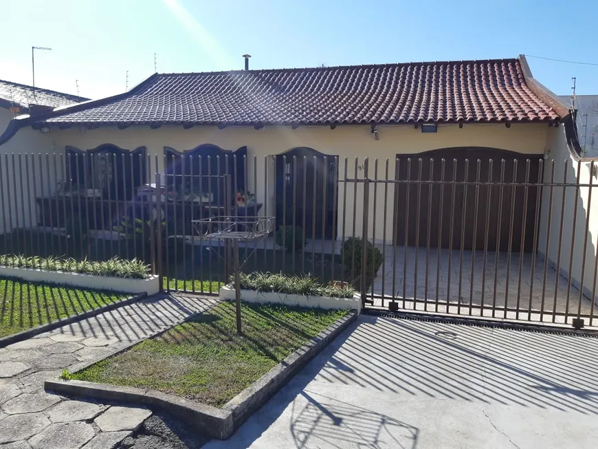 Foto 1 de Casa com 3 Quartos para alugar, 233m² em Novo Mundo, Curitiba